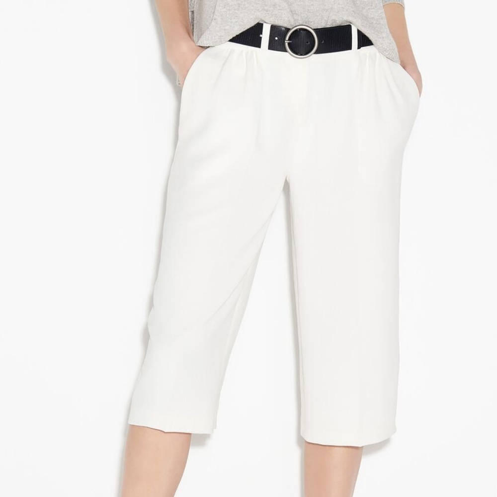 Short white/ecru pants